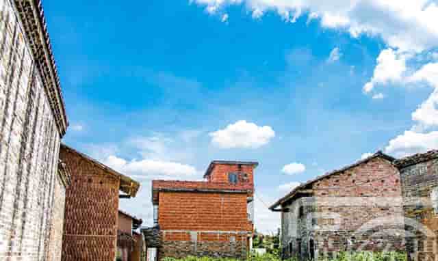 细高跟怎么搭配衣服夏天(黑色细高跟鞋搭配衣服)