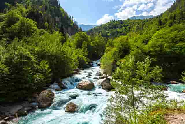 春季童装时尚搭配技巧(童装穿衣搭配技巧)